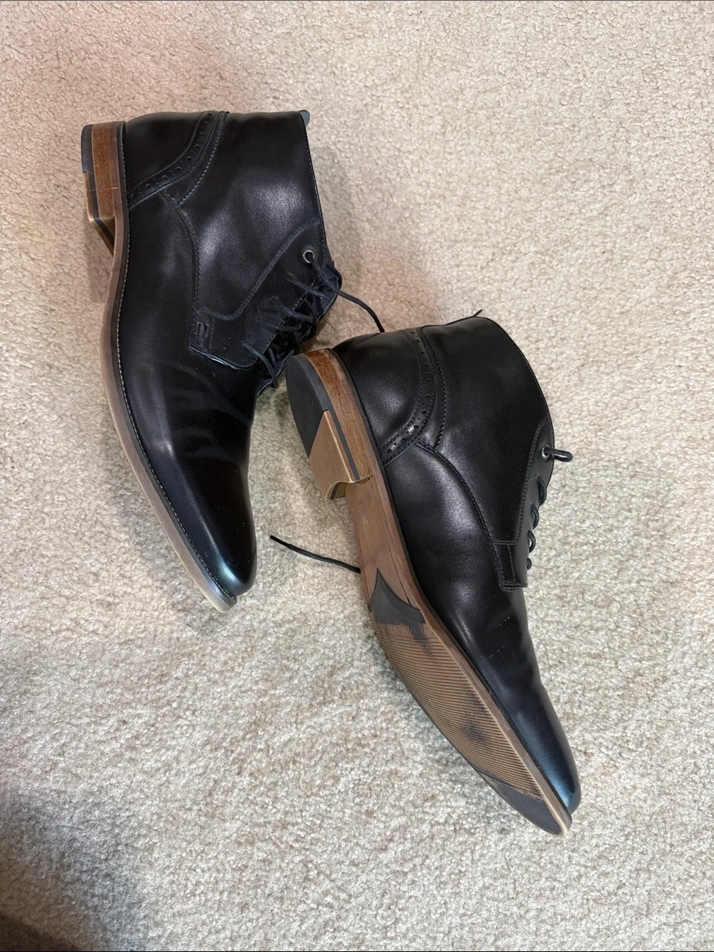 Men's Black Leather Chukka Boots — Sleek Lace-Up Casual Dress